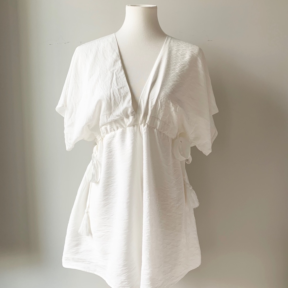 White Shorts Romper Flowy Short Sleeves Size Small